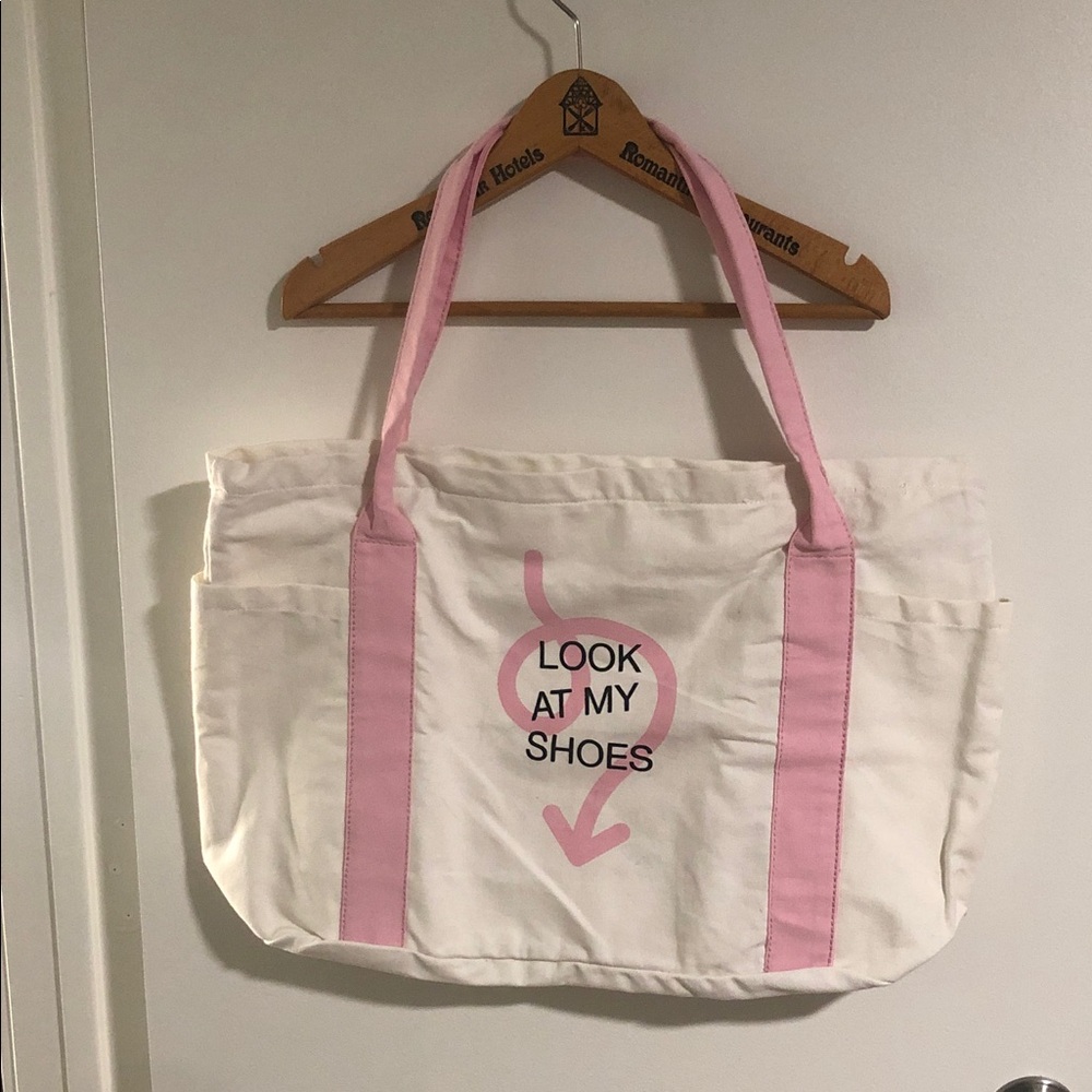 NWOT DSW CANVAS ZIPPERED TOTE BAG
